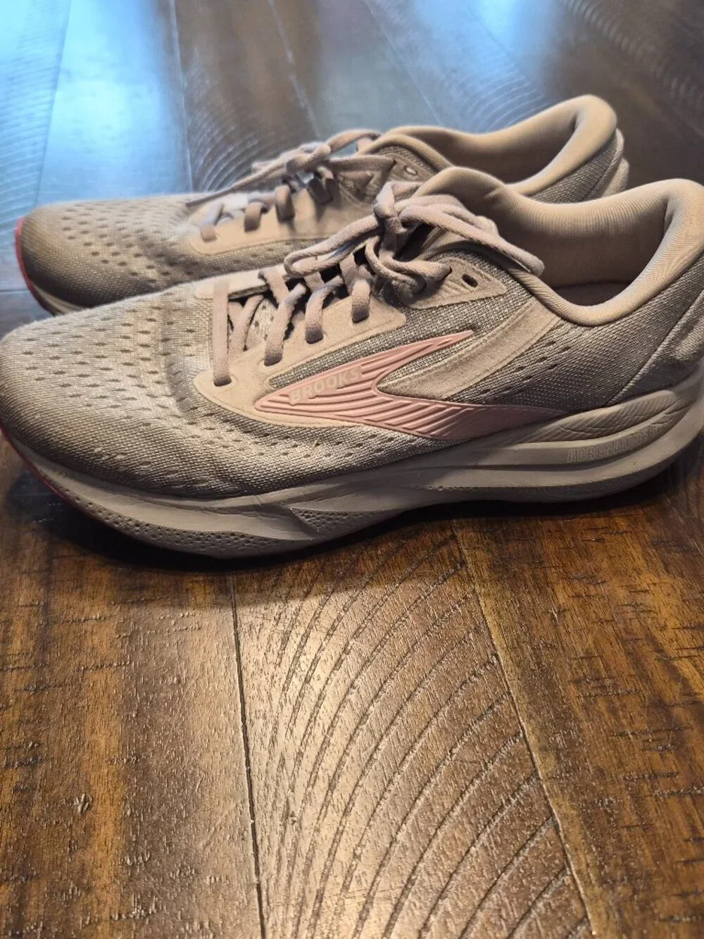 Brooks Adrenaline GTS 24 Womens Sz 9.5 Wide Gray Pink Running Shoes 1204261D019
